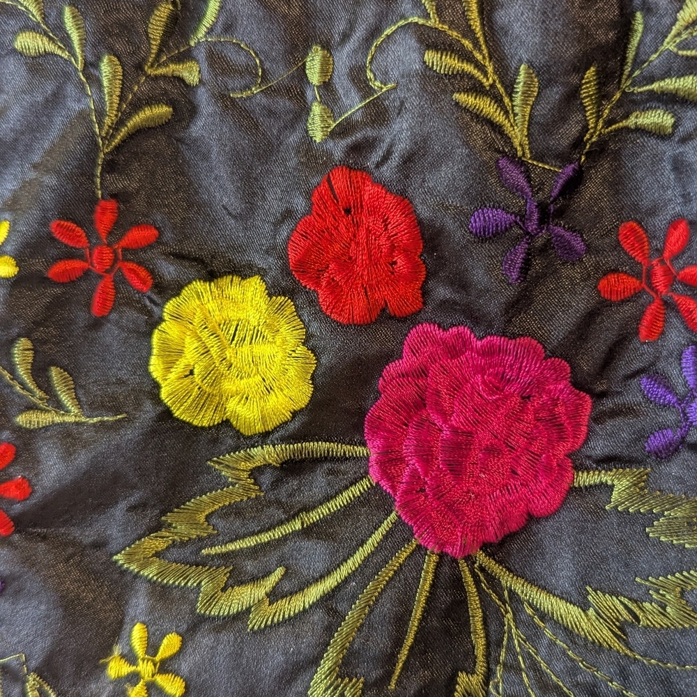 Vintage Embroidered Satin Mini Bag Black Beijing Souvenir Floral Drawstring - Picture 8 of 10